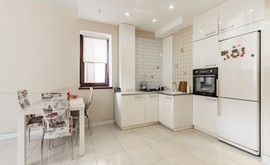 Фото 1: 2 комн. квартира, 56 м², 6/3 эт. - Рост Недвижимость