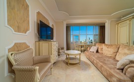 Фото 2: 3 комн. квартира, 104 м², 17/10 эт. - Рост Недвижимость
