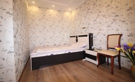 Фото 1: 2 комн. квартира, 62 м², 19/2 эт. - Рост Недвижимость
