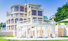 Фото 1: Дом 650 м² на участке 7 сот. - Рост Недвижимость