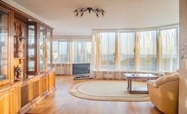 Фото 1: 4 комн. квартира, 154.5 м², 10/10 эт. - Рост Недвижимость