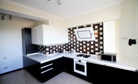 Фото 3: 3 комн. квартира, 80 м², 9/4 эт. - Рост Недвижимость