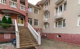 Фото 3: Дом 1325 м² на участке 11 сот. - Рост Недвижимость