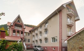 Фото 1: Дом 1325 м² на участке 11 сот. - Рост Недвижимость