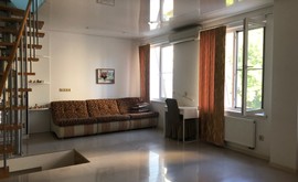 Фото 1: 3 комн. квартира, 117 м², 4/4 эт. - Рост Недвижимость