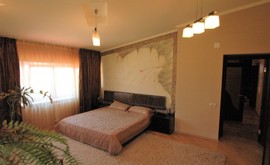 Фото 2: 4 комн. квартира, 160 м², 5/5 эт. - Рост Недвижимость