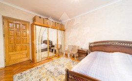 Фото 1: 2 комн. квартира, 62 м², 5/2 эт. - Рост Недвижимость