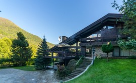 Фото 1: Дом 434.4 м² на участке 15 сот. - Рост Недвижимость