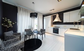 Фото 1: 4 комн. квартира, 165 м², 3/3 эт. - Рост Недвижимость