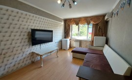 Фото 1: 3 комн. квартира, 72 м², 5/5 эт. - Рост Недвижимость