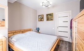 Фото 2: 2 комн. квартира, 79.7 м², 17/8 эт. - Рост Недвижимость