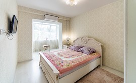 Фото 1: 2 комн. квартира, 70 м², 12/6 эт. - Рост Недвижимость