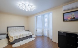 Фото 1: 2 комн. квартира, 80 м², 18/8 эт. - Рост Недвижимость
