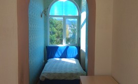 Фото 1: 2 комн. квартира, 35 м², 3/3 эт. - Рост Недвижимость
