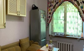 Фото 1: 2 комн. квартира, 70 м², 5/1 эт. - Рост Недвижимость