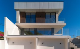 Фото 2: Коттедж 303 м² на участке 8 сот. - Рост Недвижимость