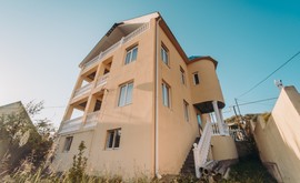 Фото 1: Дом 330 м² на участке 5.4 сот. - Рост Недвижимость