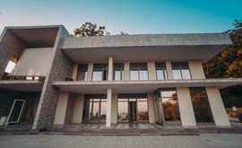 Фото 3: Дом 370 м² на участке 12 сот. - Рост Недвижимость