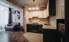 Фото 1: 2 комн. квартира, 74.3 м², 8/4 эт. - Рост Недвижимость