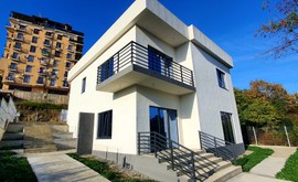 Фото 1: Дом 250 м² на участке 6 сот. - Рост Недвижимость