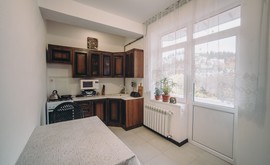 Фото 1: 2 комн. квартира, 65 м², 4/2 эт. - Рост Недвижимость