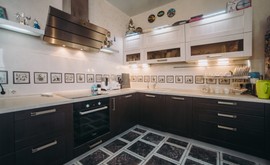 Фото 1: 4 комн. квартира, 104 м², 3/2 эт. - Рост Недвижимость