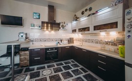Фото 2: 4 комн. квартира, 104 м², 3/2 эт. - Рост Недвижимость