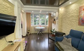 Фото 1: 2 комн. квартира, 54 м², 5/5 эт. - Рост Недвижимость