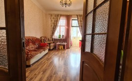 Фото 2: 2 комн. квартира, 65 м², 4/3 эт. - Рост Недвижимость