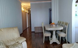 Фото 1: 3 комн. квартира, 90 м², 5/4 эт. - Рост Недвижимость