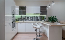 Фото 1: 3 комн. квартира, 105 м², 21/4 эт. - Рост Недвижимость