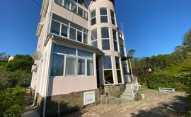 Фото 1: 2 комн. квартира, 23 м², 3/3 эт. - Рост Недвижимость