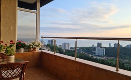 Фото 3: 2 комн. квартира, 102 м², 5/4 эт. - Рост Недвижимость