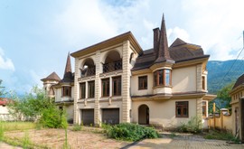 Фото 2: Дом 1900 м² на участке 18 сот. - Рост Недвижимость