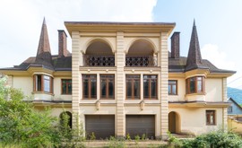 Фото 1: Дом 1900 м² на участке 18 сот. - Рост Недвижимость