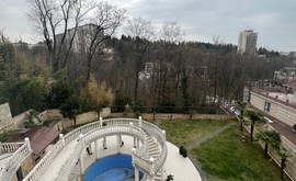 Фото 2: Дом 560 м² на участке 12 сот. - Рост Недвижимость